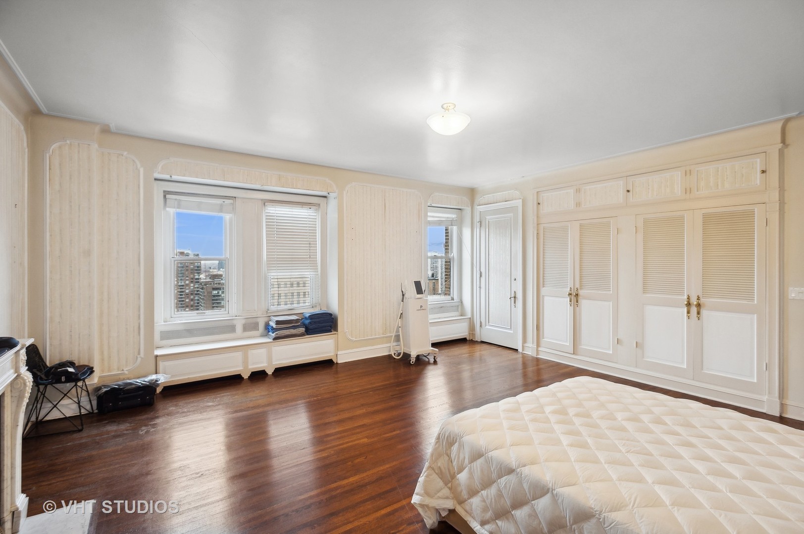 1242 N Lake Shore Drive 22 Property Photo 10