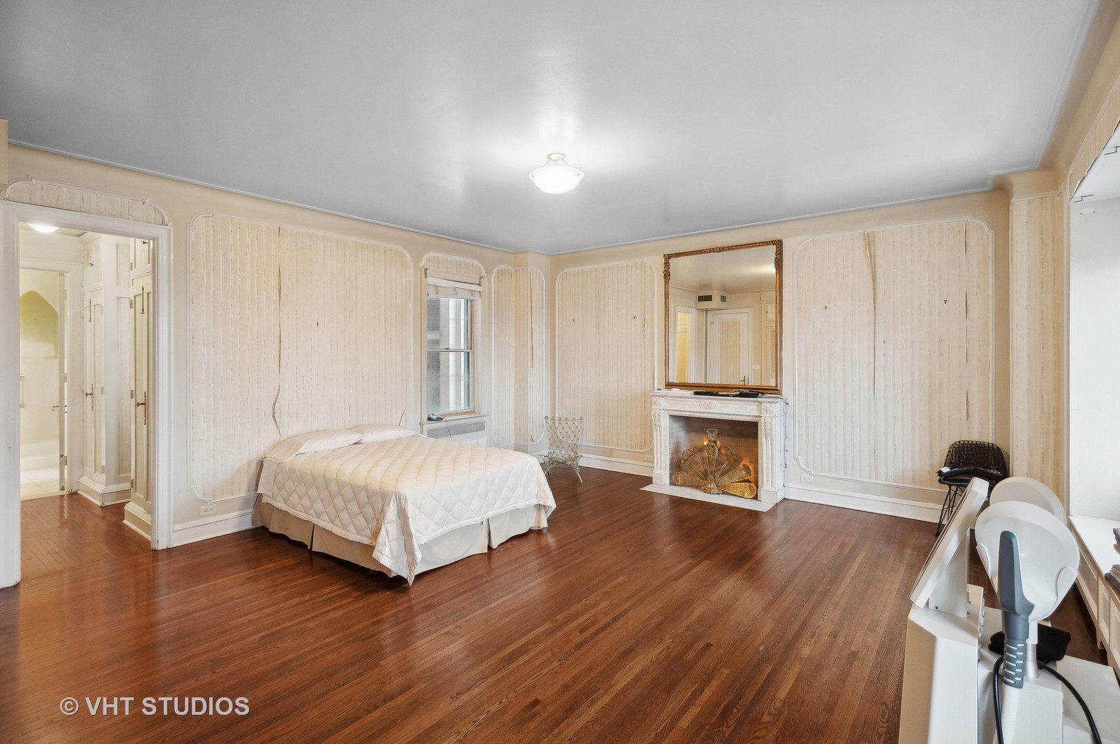 1242 N Lake Shore Drive 22 Property Photo 11