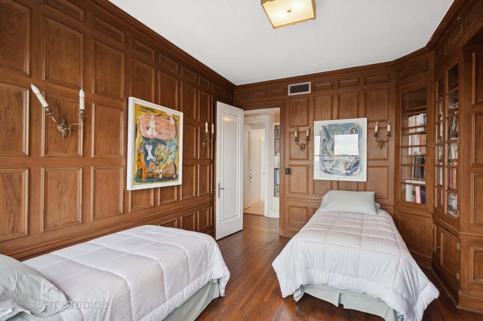 1242 N Lake Shore Drive 22 Property Photo 14