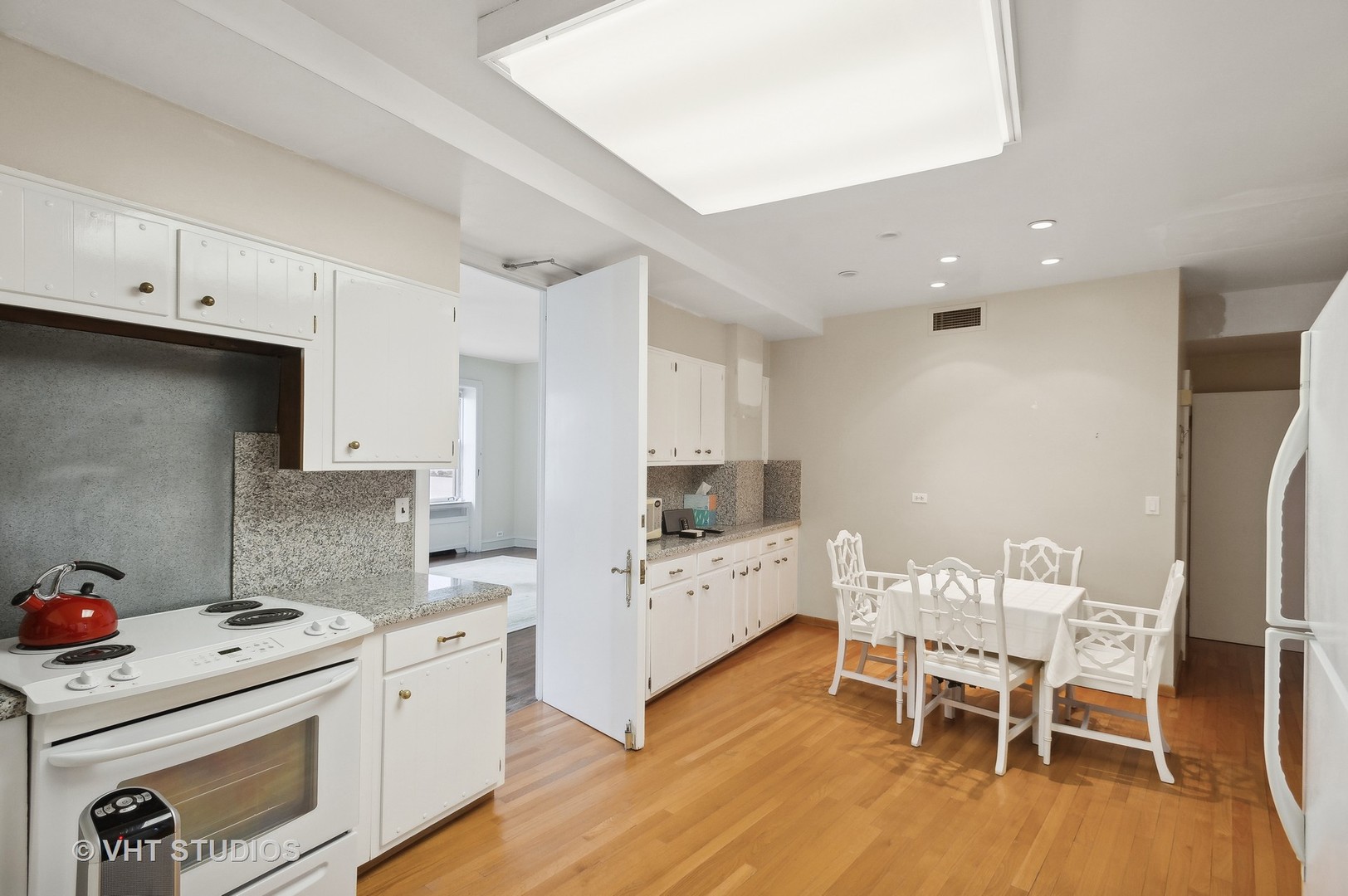 1242 N Lake Shore Drive 22 Property Photo 19