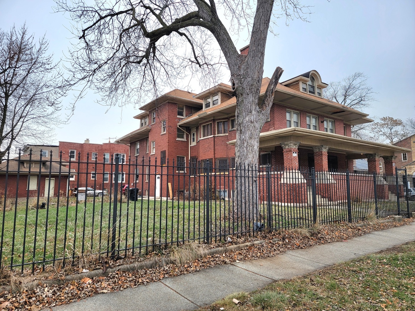 446 N Pine Avenue Property Photo 4