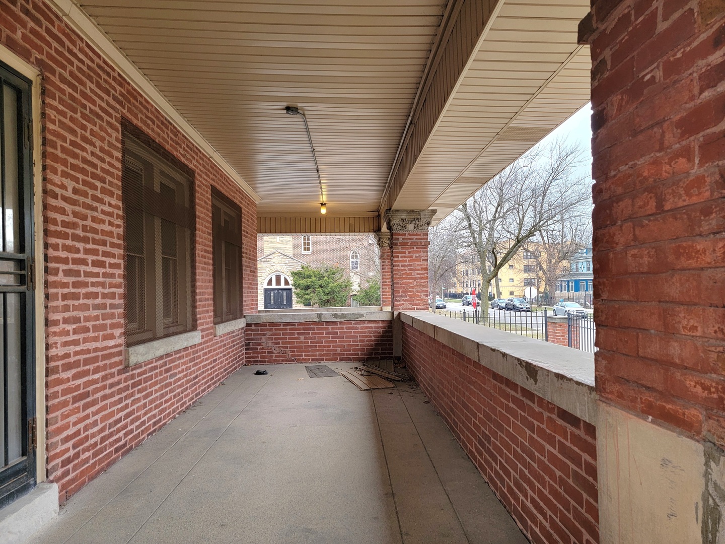 446 N Pine Avenue Property Photo 5