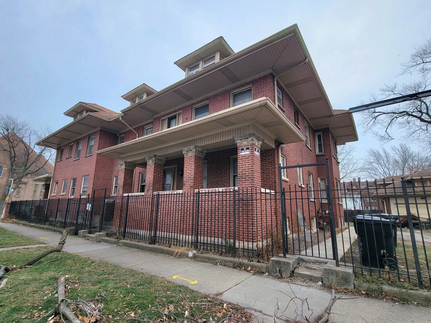 446 N Pine Avenue Property Photo 8
