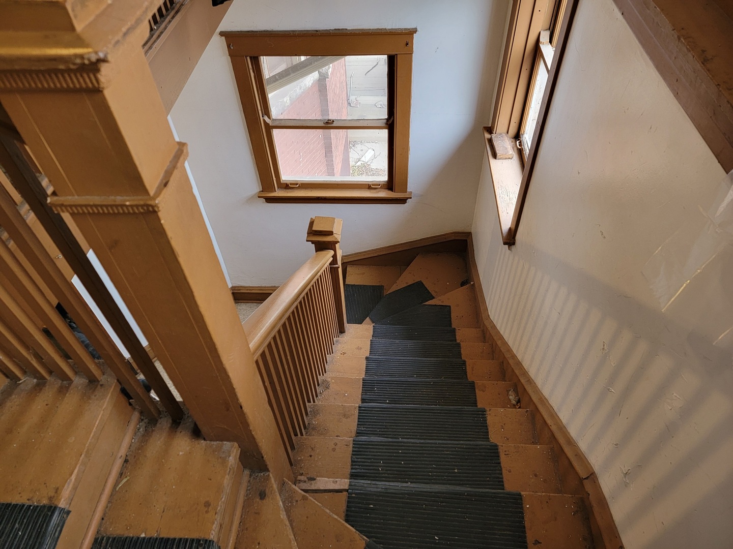 446 N Pine Avenue Property Photo 10