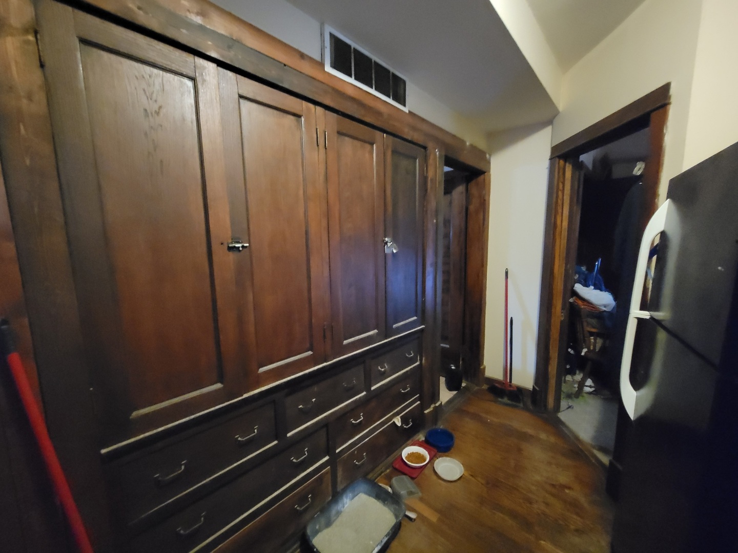 446 N Pine Avenue Property Photo 11