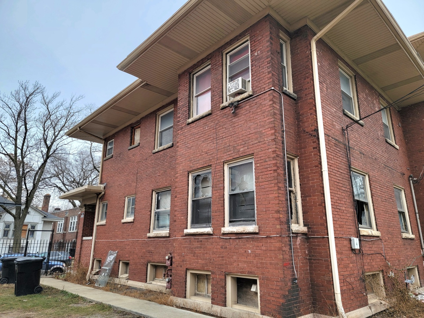 446 N Pine Avenue Property Photo 23