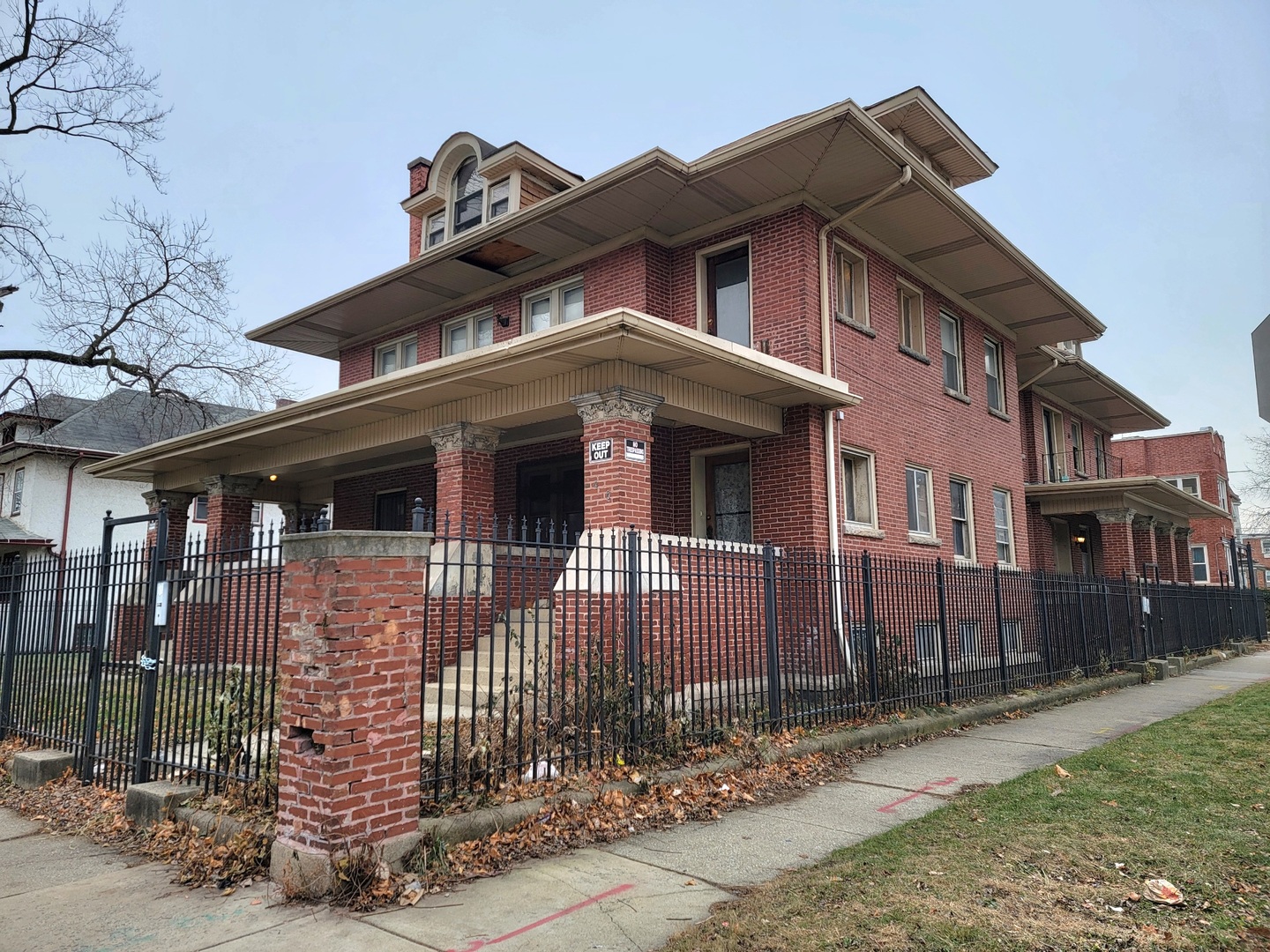 446 N Pine Avenue Property Photo 27