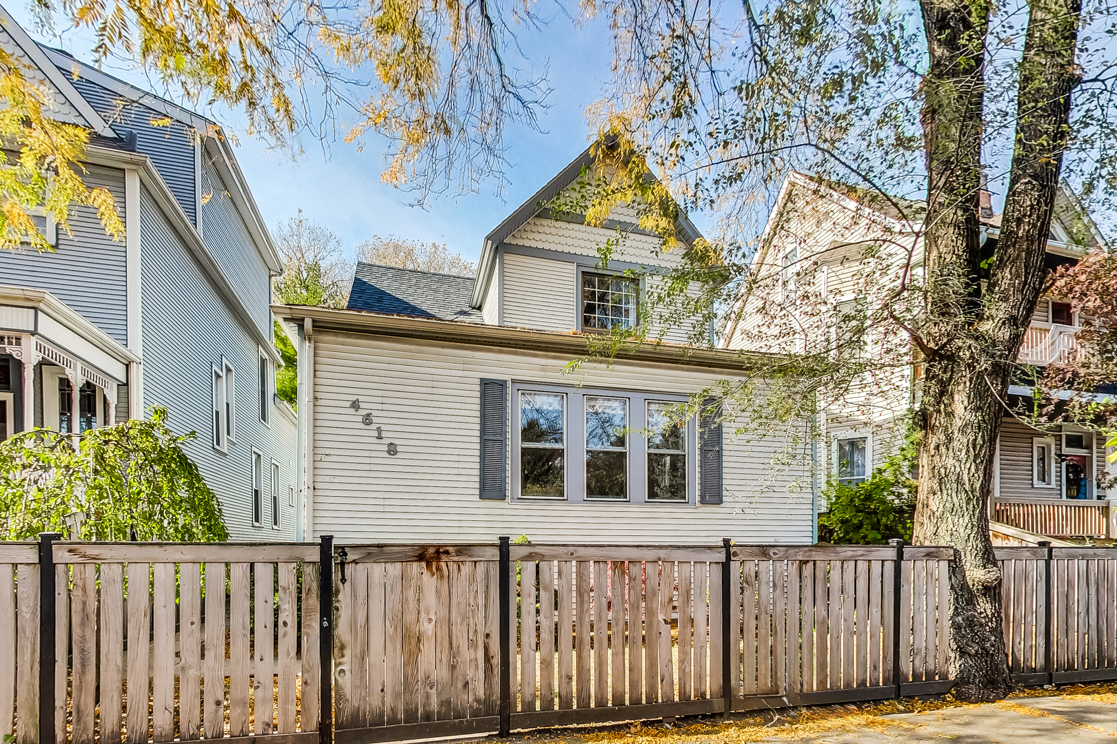 4618 N Damen Avenue Property Photo