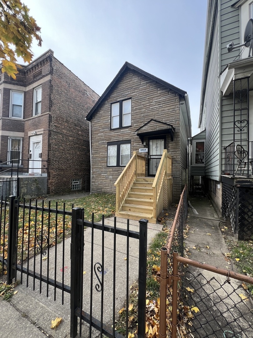 6854 S DORCHESTER Avenue Property Photo 1