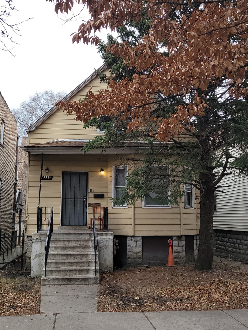 7607 S May Street Property Photo 1