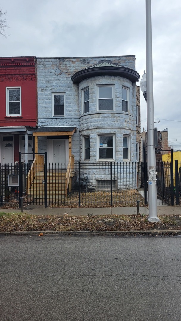1918 S Kedzie Avenue Property Photo 1