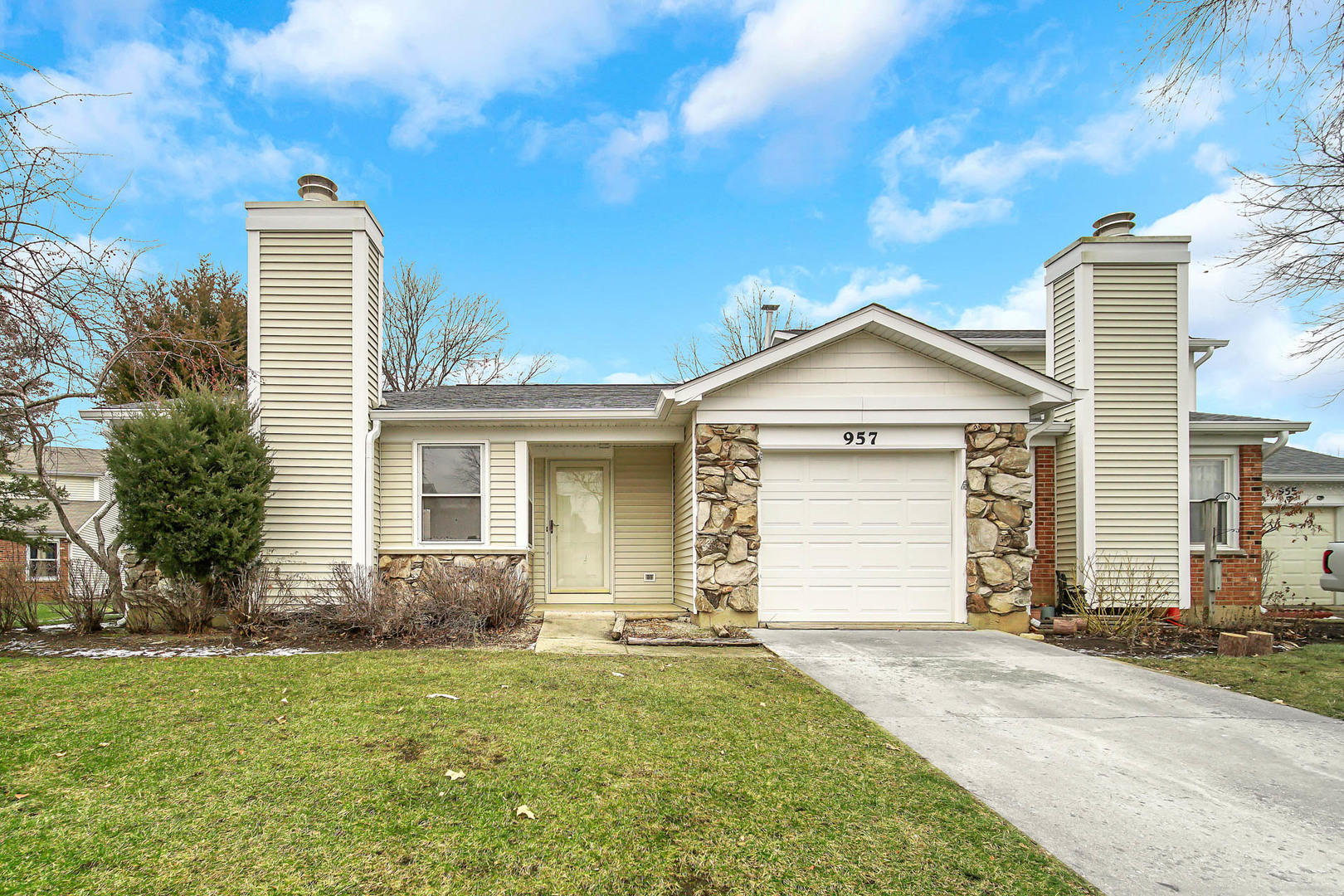 Colony Lake Real Estate Listings Main Image