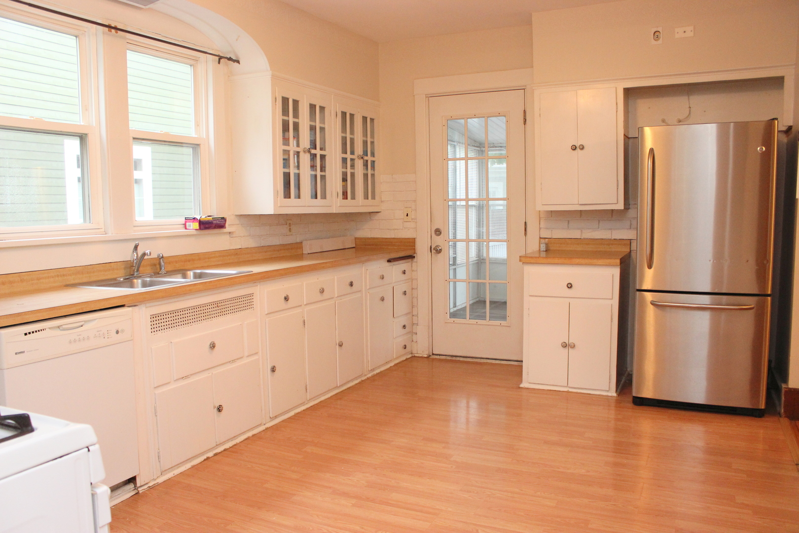 118 1st Street Property Photo 2