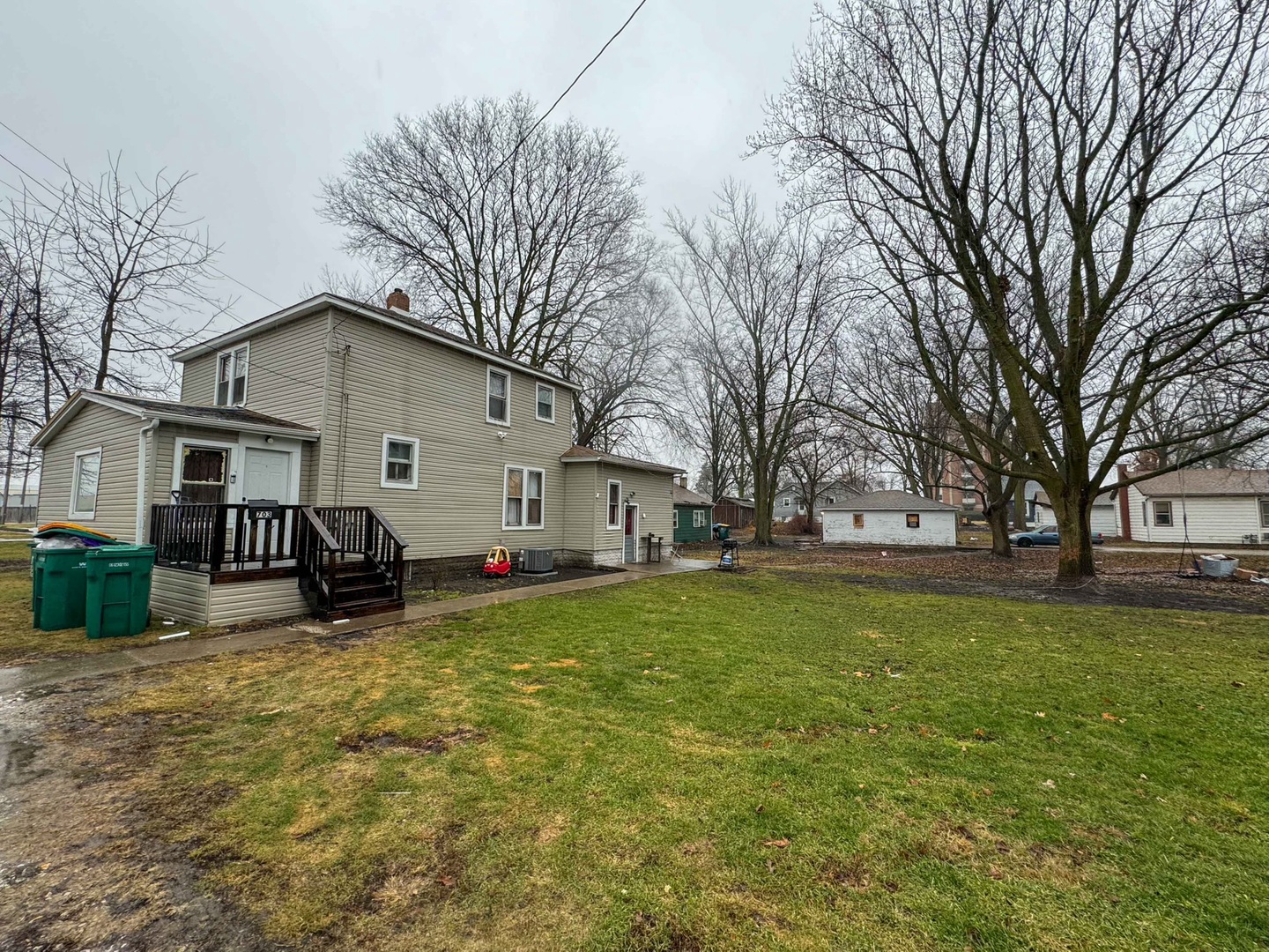 703 E Larue Street Property Photo