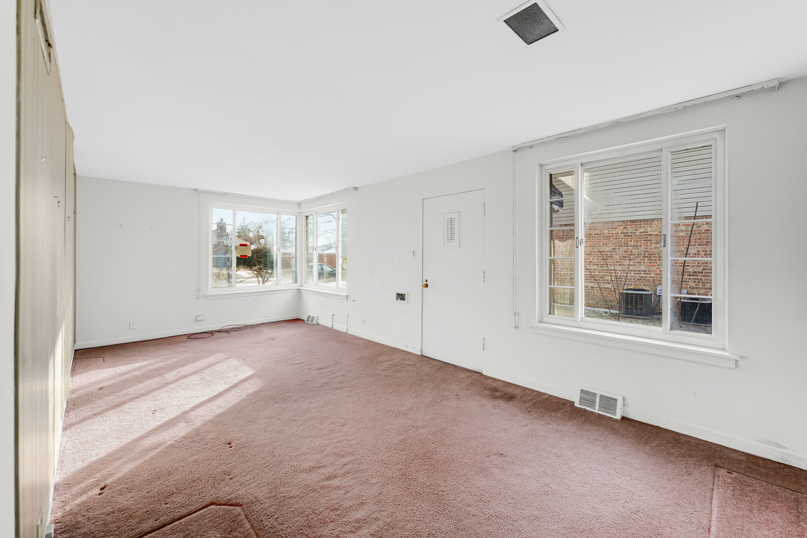 11438 S Maplewood Avenue Property Photo 7