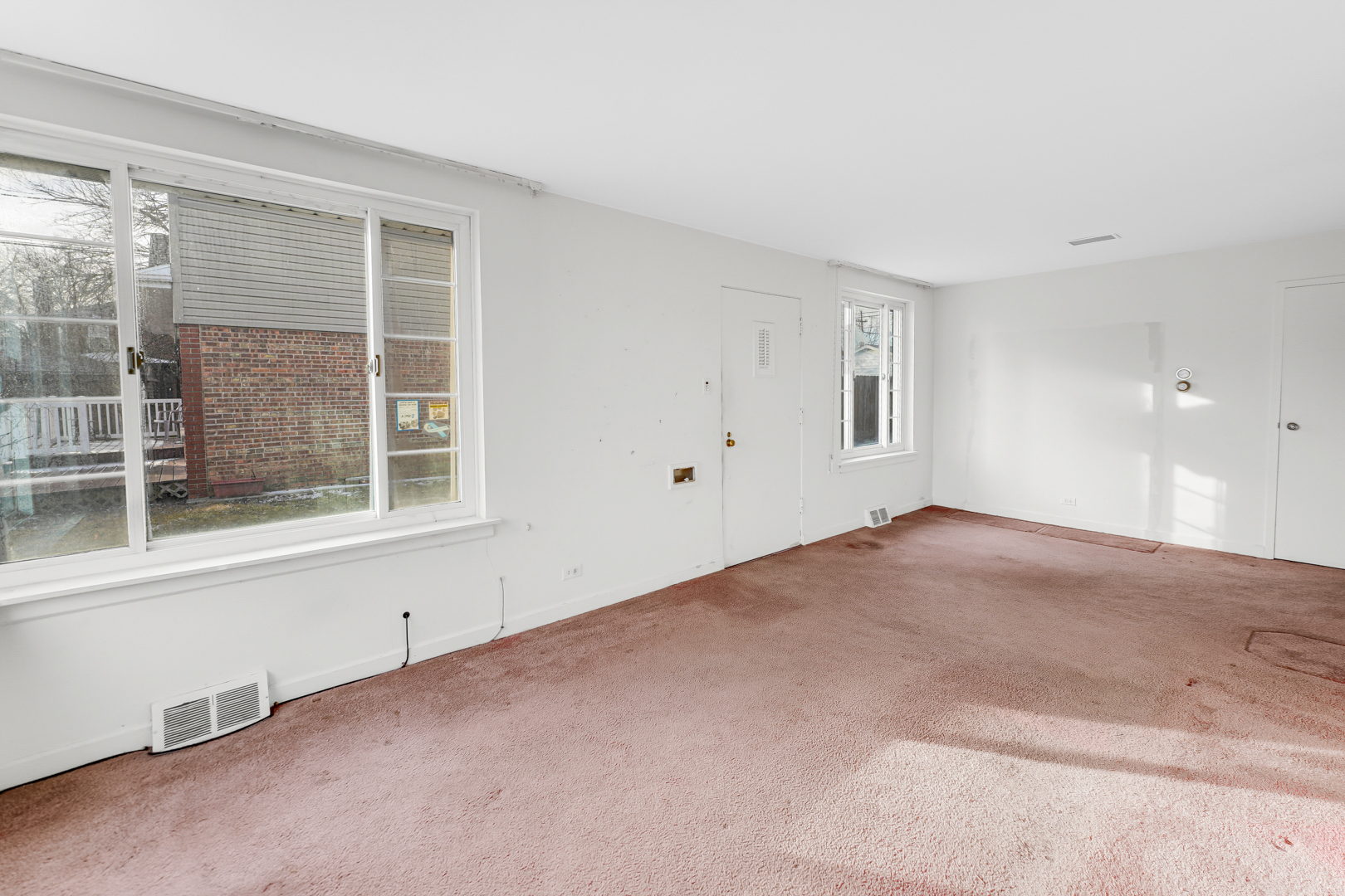 11438 S Maplewood Avenue Property Photo 8