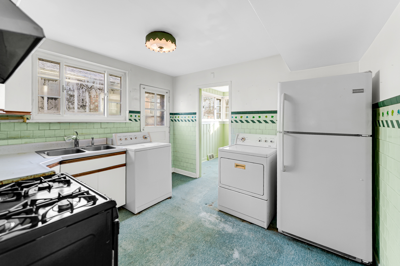 11438 S Maplewood Avenue Property Photo 9