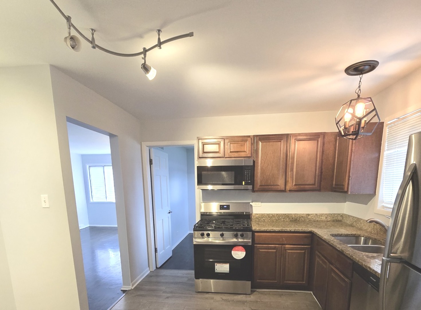 14558 Kedvale Avenue Property Photo 8