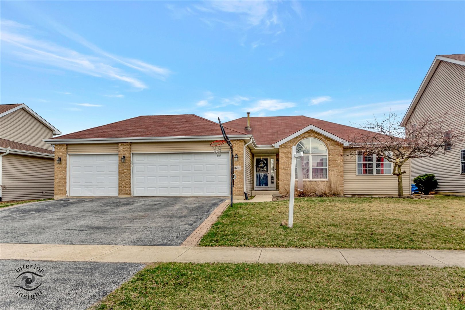 325 Hunters Drive Property Photo