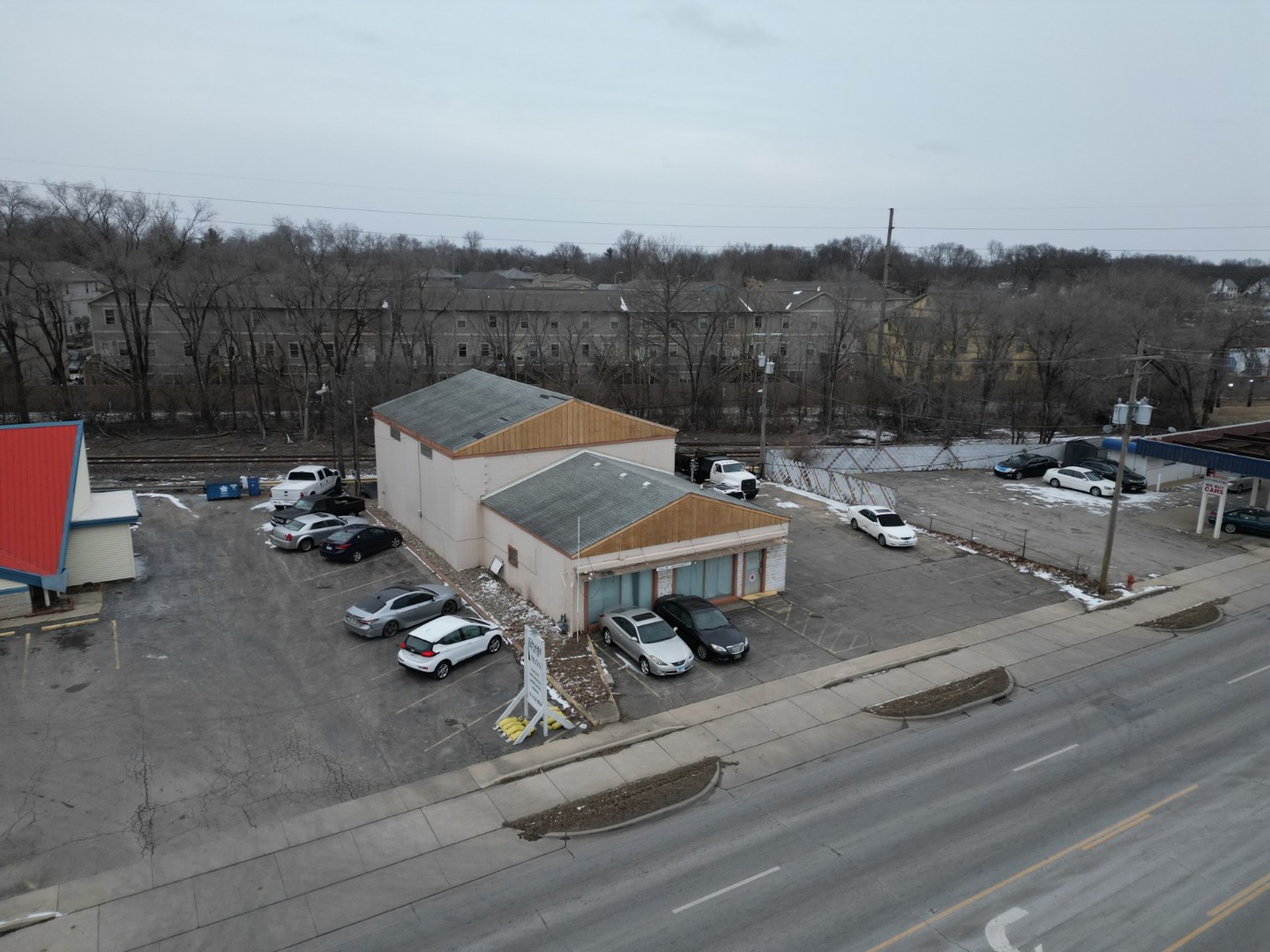 1002 W University Avenue Property Photo 14
