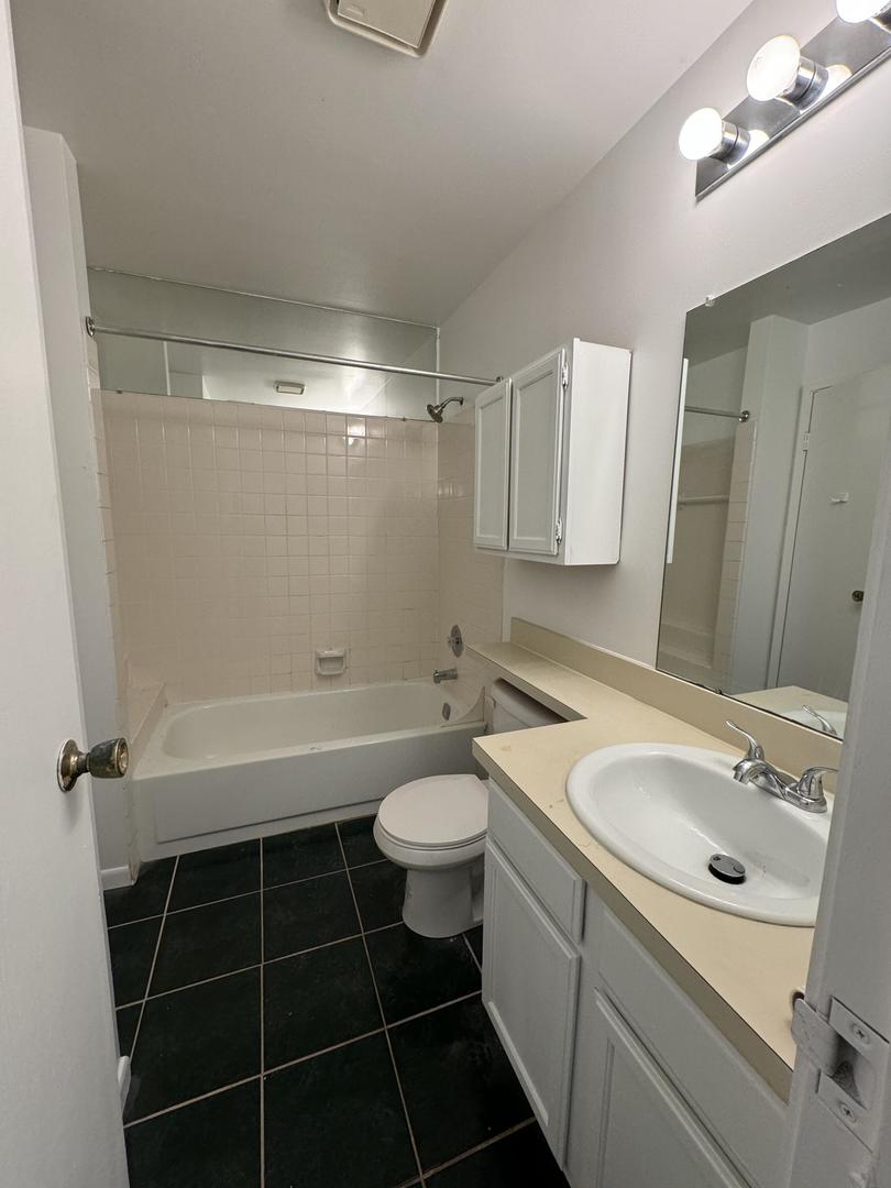 1297 Wyndham Lane 101 Property Photo 11