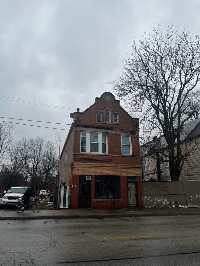 1521 W 51st Street Property Photo 5