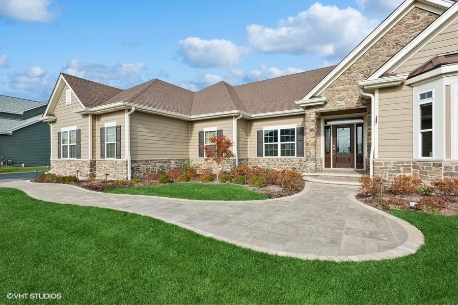 4n223 Norton Lake Circle Property Photo