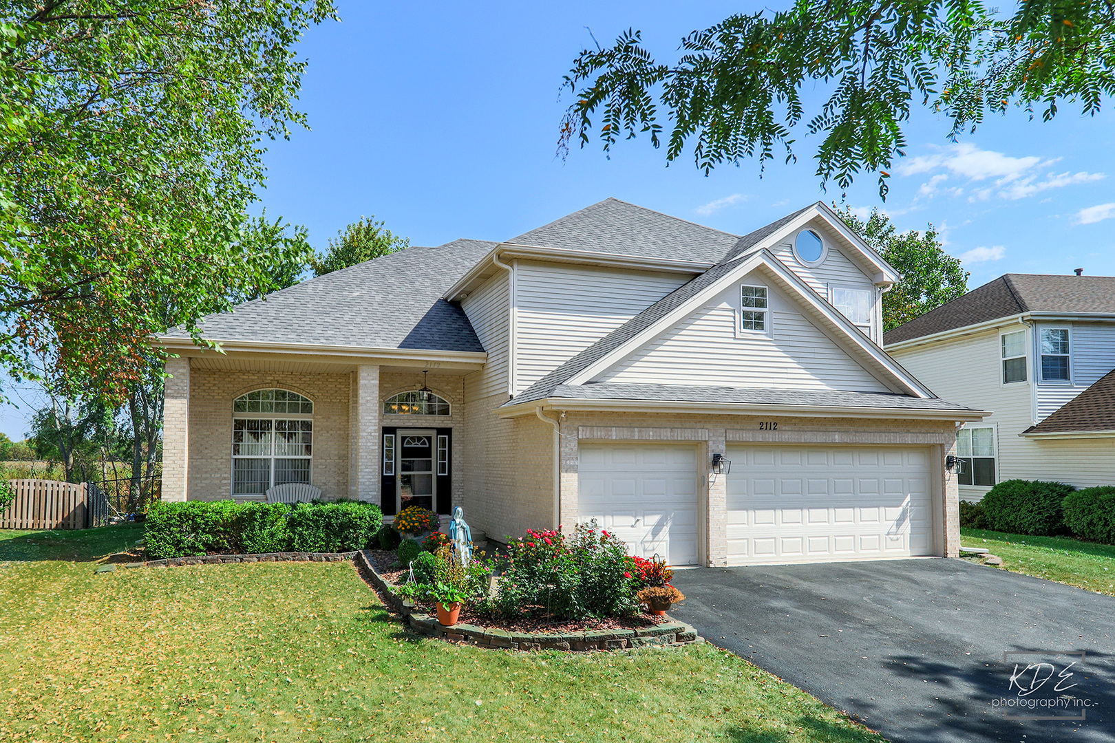 2112 Whitethorn Dr Property Photo