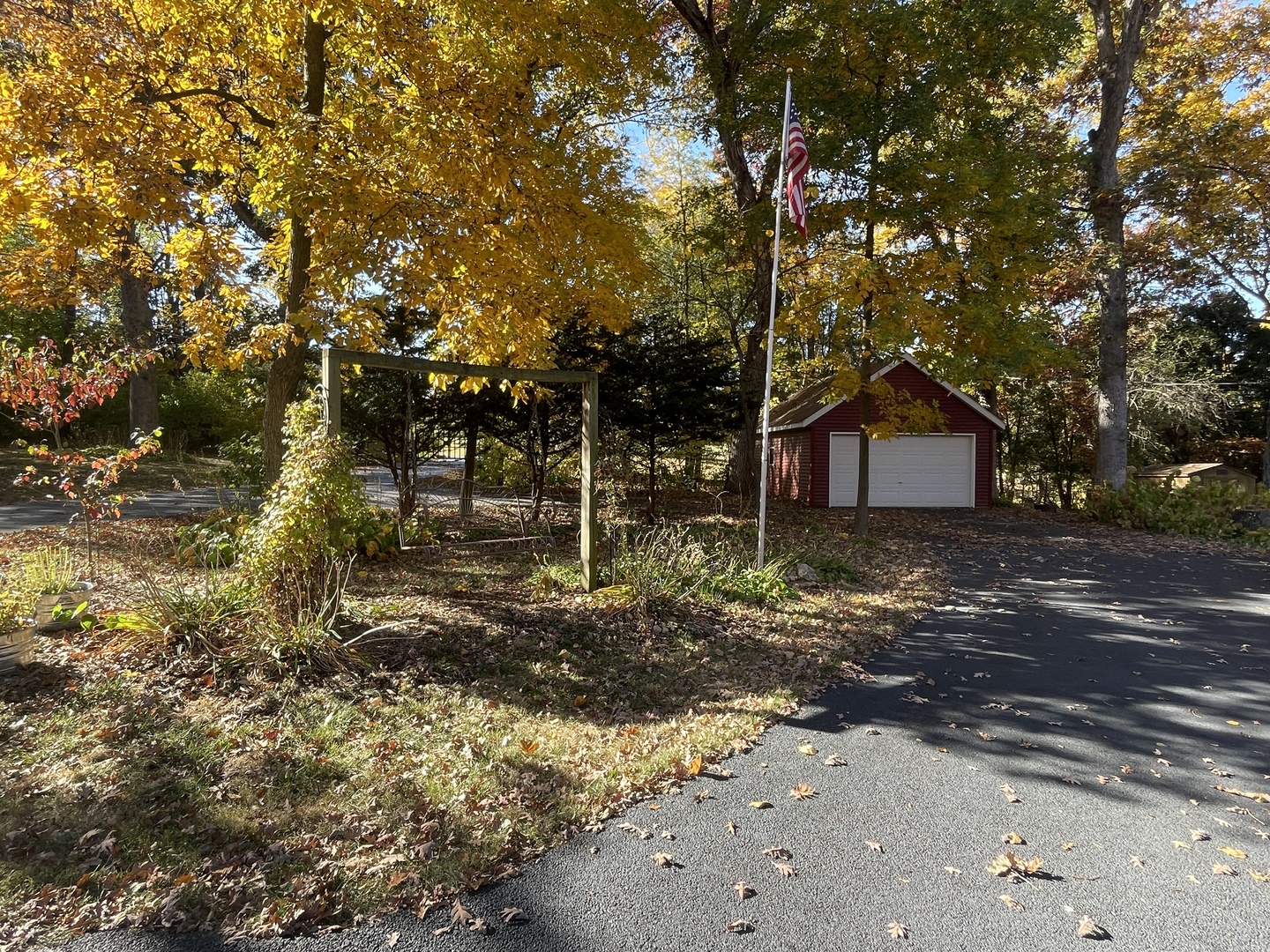 17421 Timber Drive Property Photo 4
