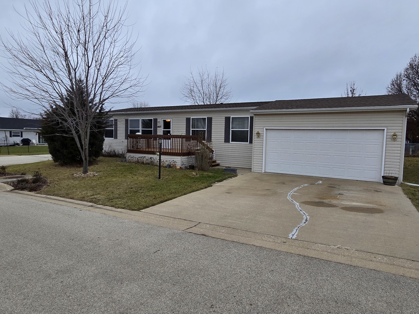 5607 Lidden Lane Property Photo 2