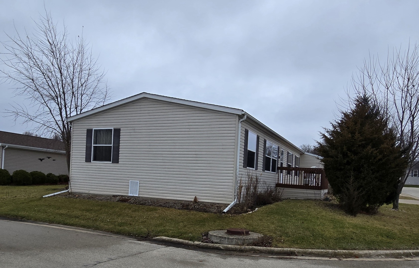 5607 Lidden Lane Property Photo 3