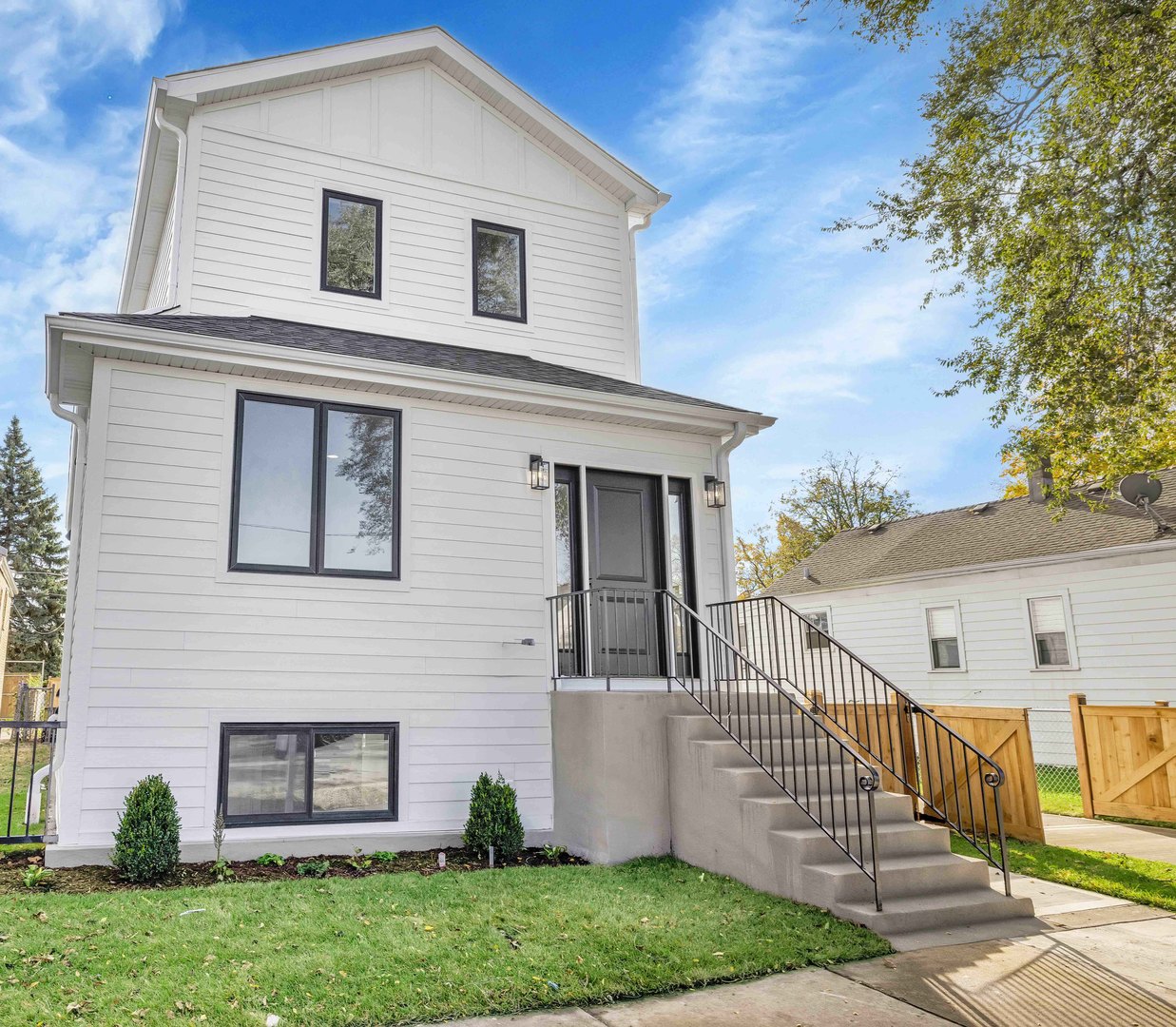 7311 W Addison Street Property Photo