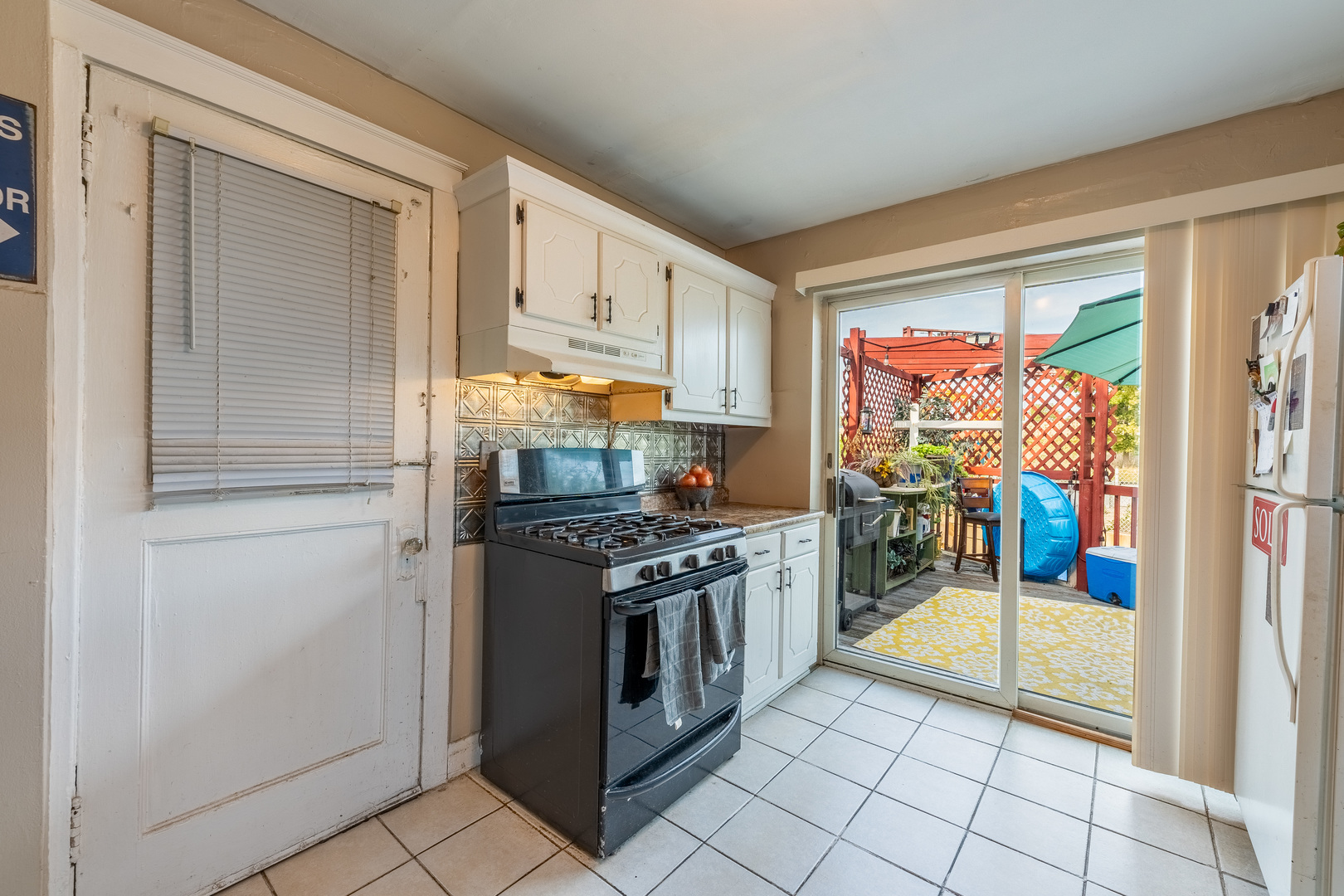 2342 W Altgeld Street Property Photo 10