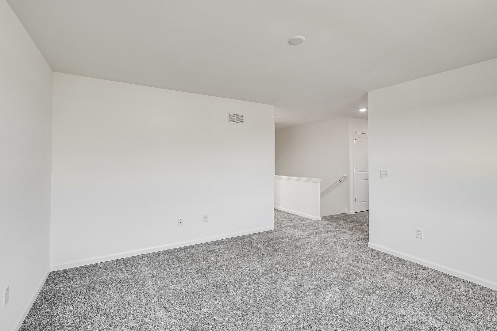 960 Maplewood Drive Property Photo 18