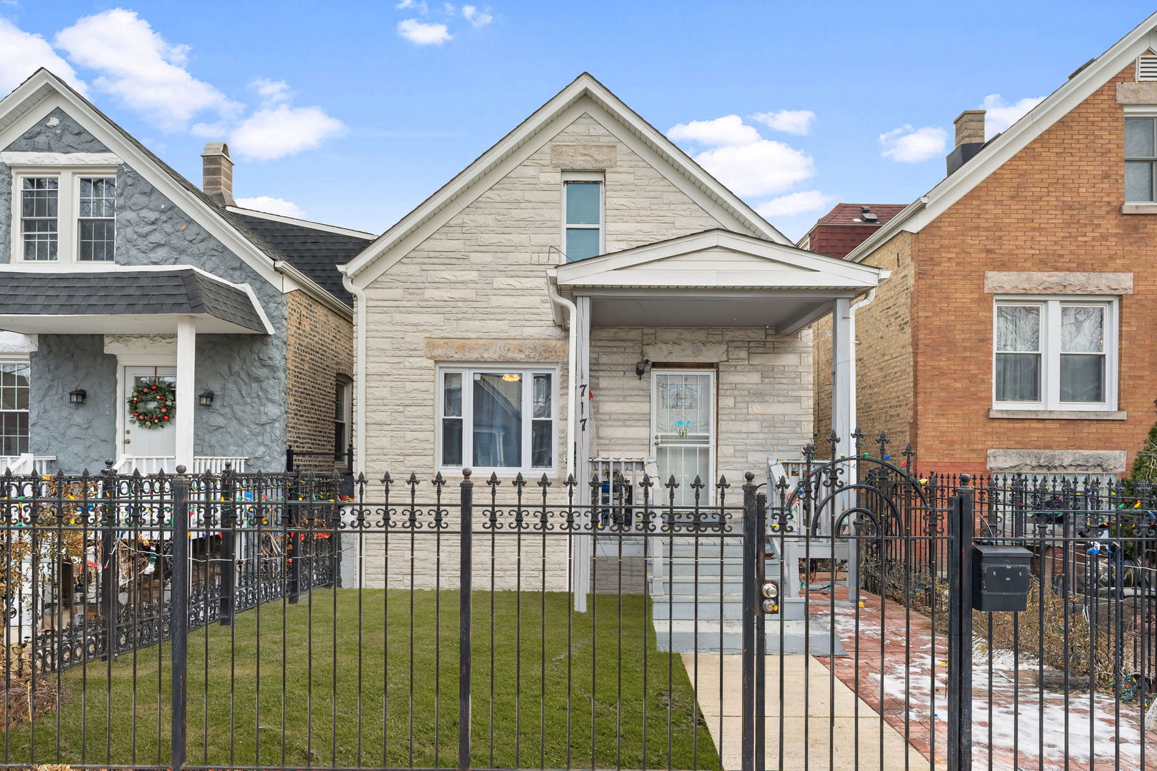 1717 N Ridgeway Avenue Property Photo