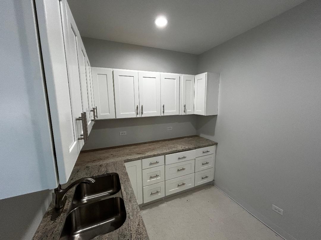1209 S 5th Ave Property Photo 8