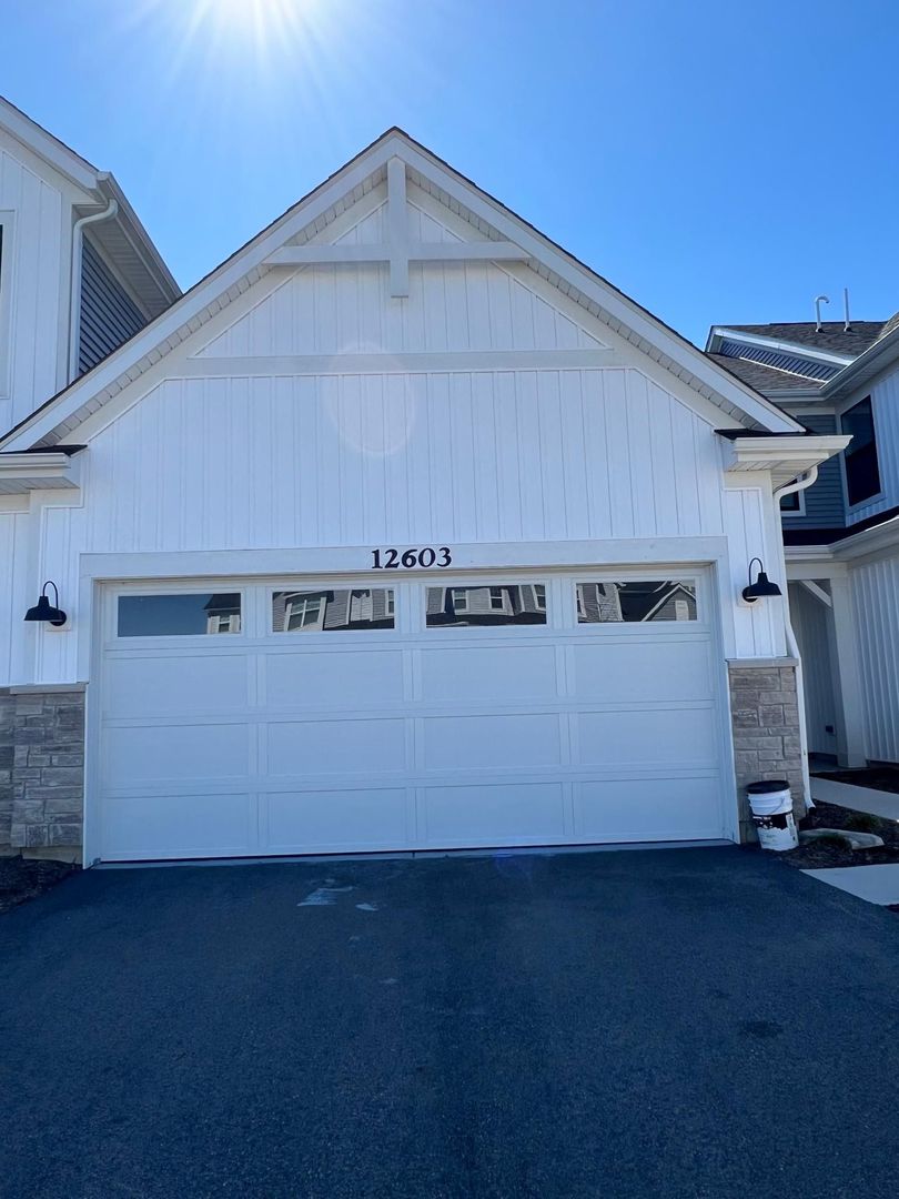 12603 S Talbot Circle Property Photo 1