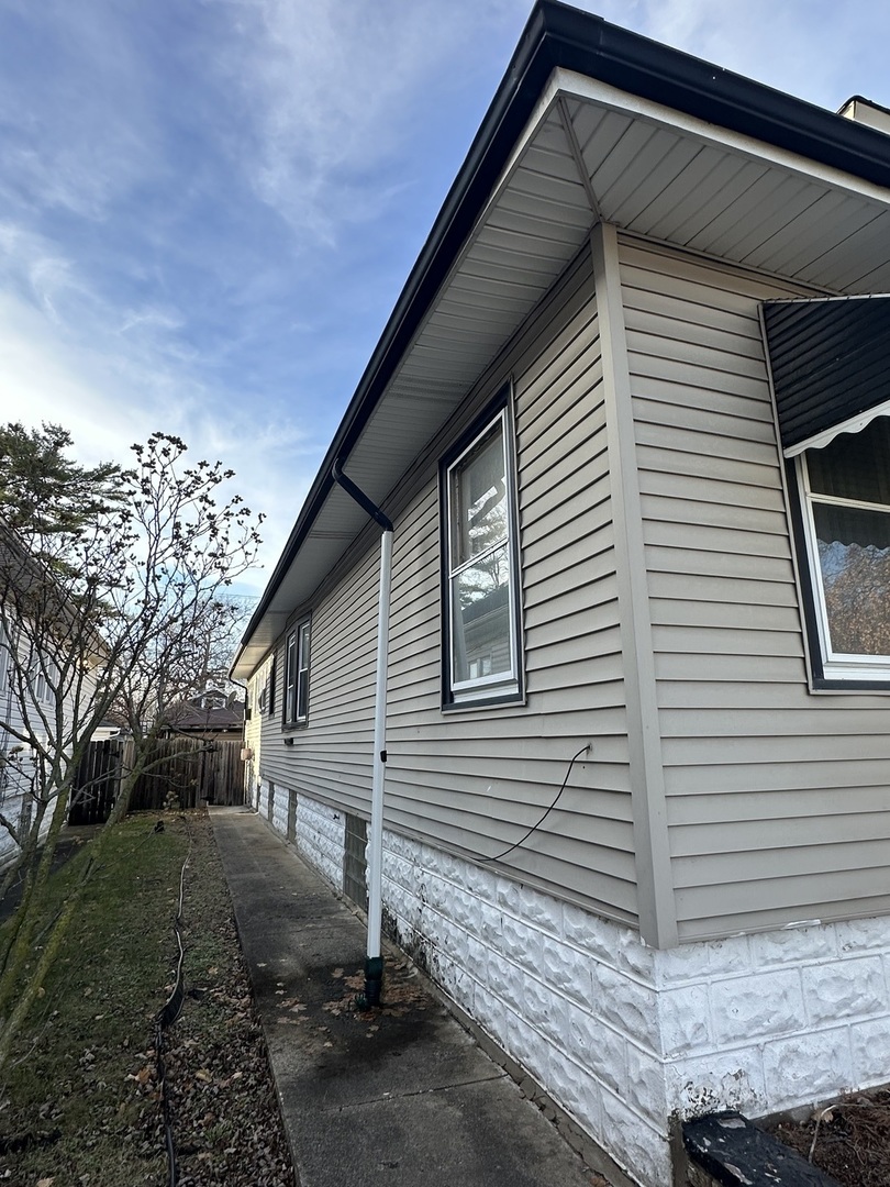 11318 S Parnell Avenue Property Photo 3