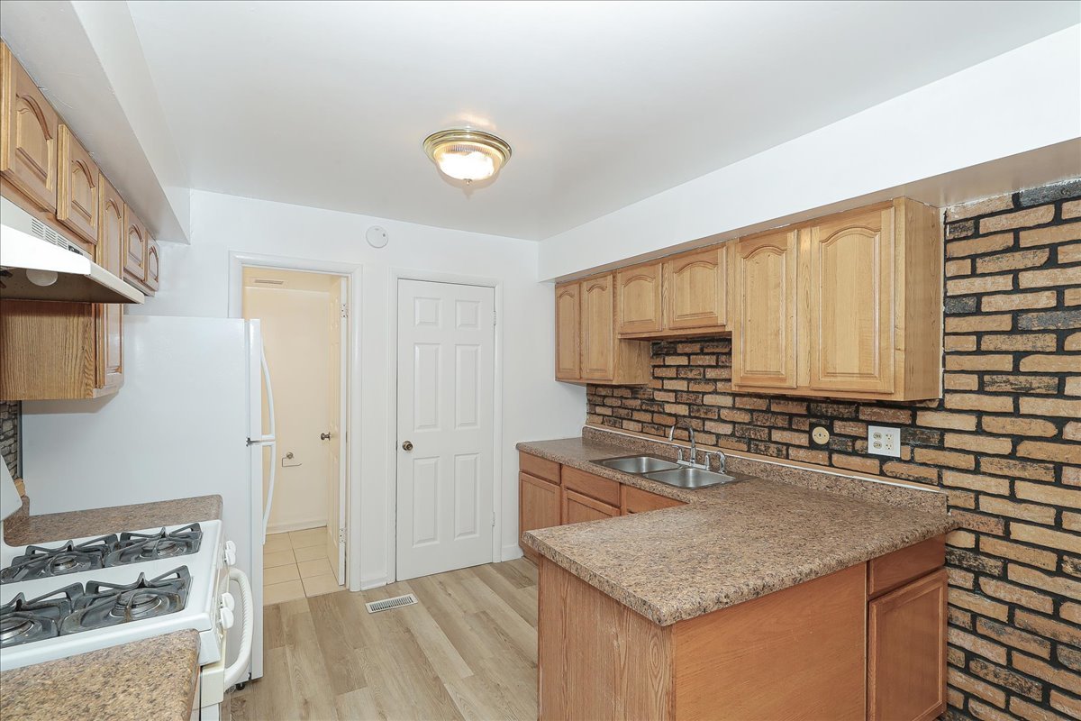 23 Wildwood Lane G Property Photo 11