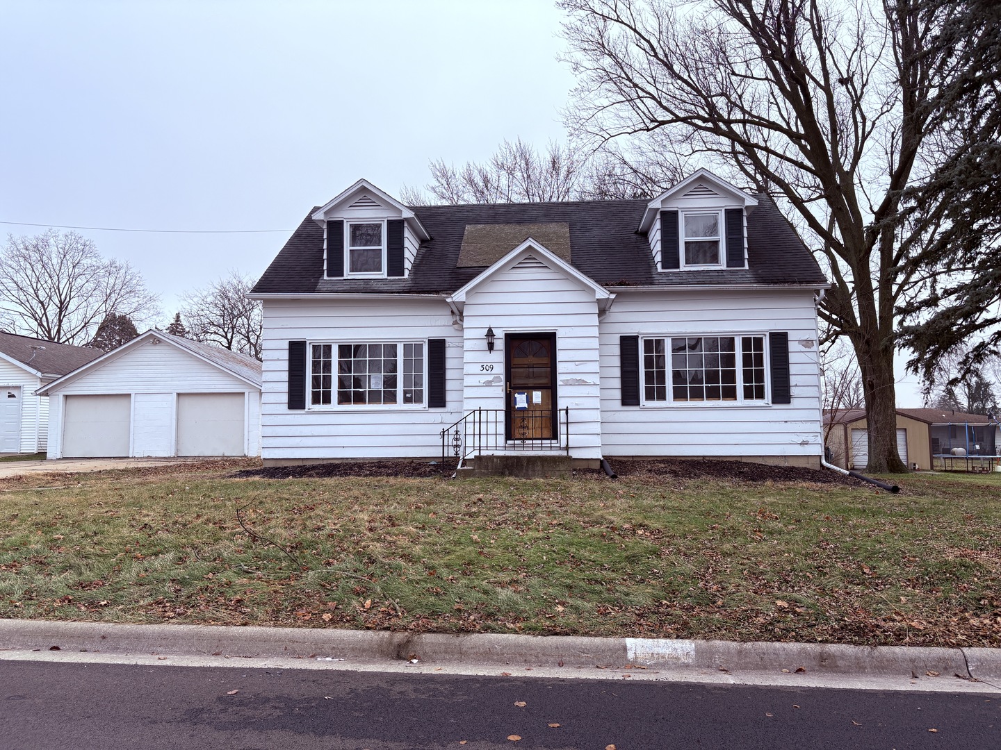 309 W South Street Property Photo