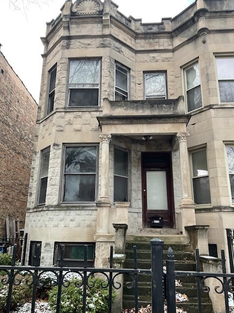 5716 S Indiana Avenue Property Photo 1
