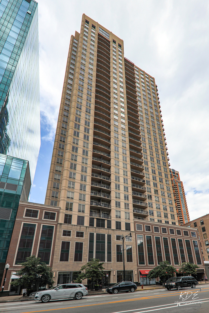 1111 S Wabash Avenue 808 Property Photo 2