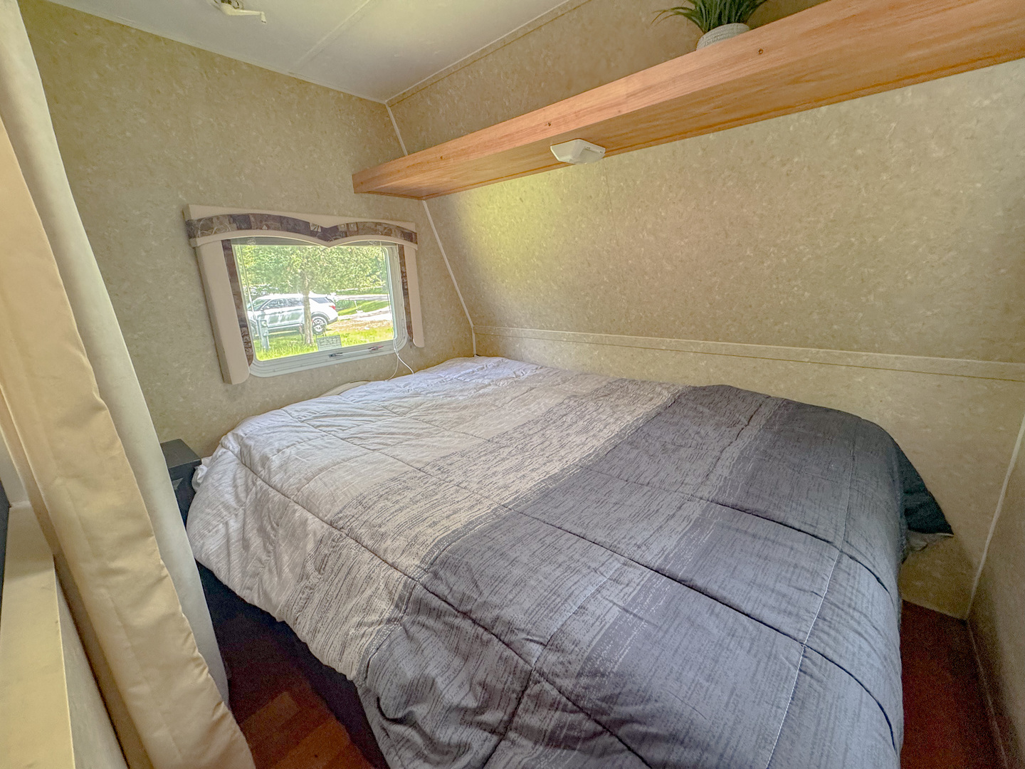 10/13 Woodhaven Property Photo 9