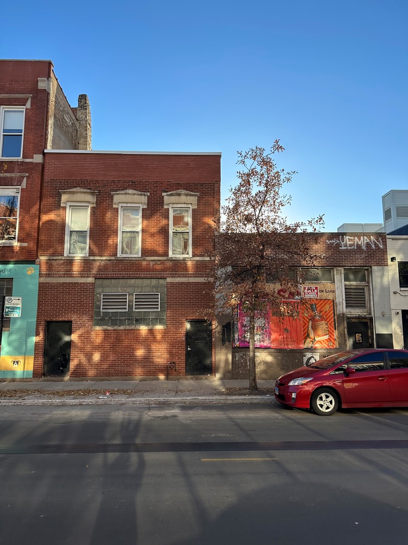 1906 N Milwaukee Ave Property Photo 2