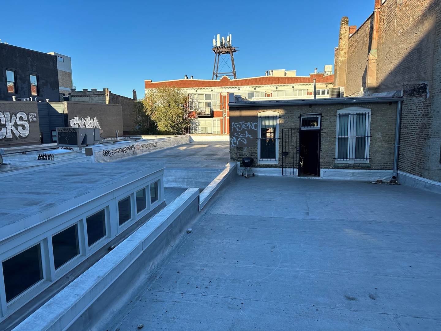 1906 N Milwaukee Ave Property Photo 11