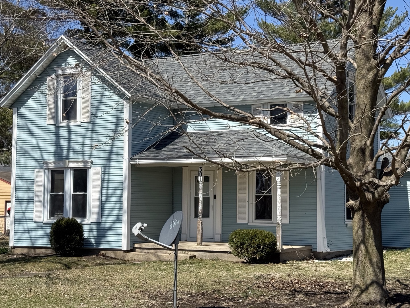 301 W 9th Street Property Photo