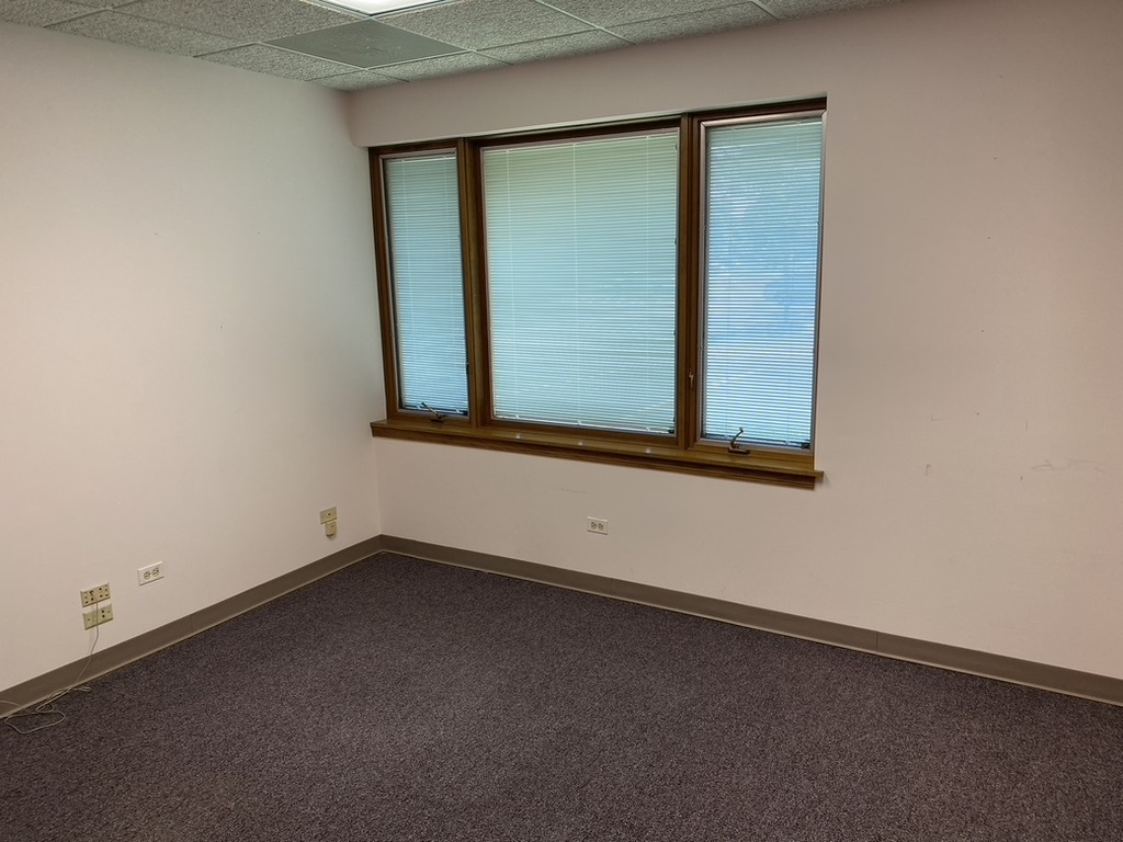 232 E Northwest Highway Property Photo 6