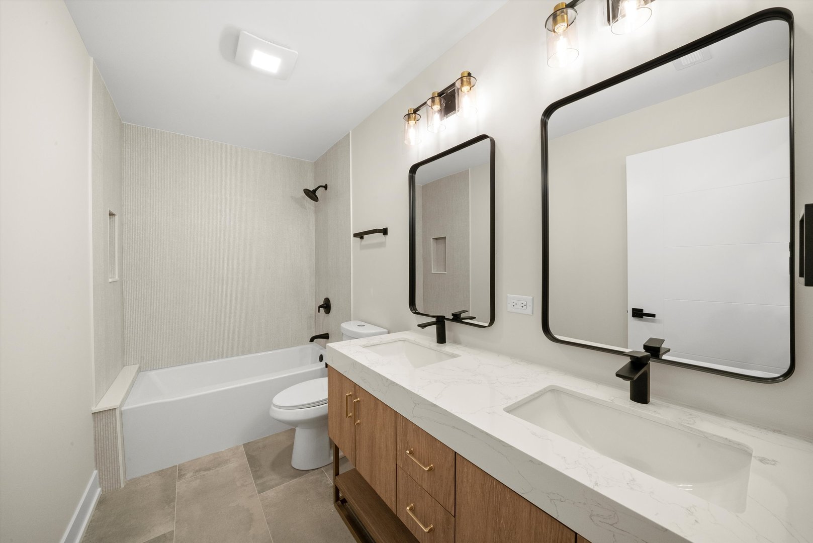 22w144 59th Street Property Photo 10
