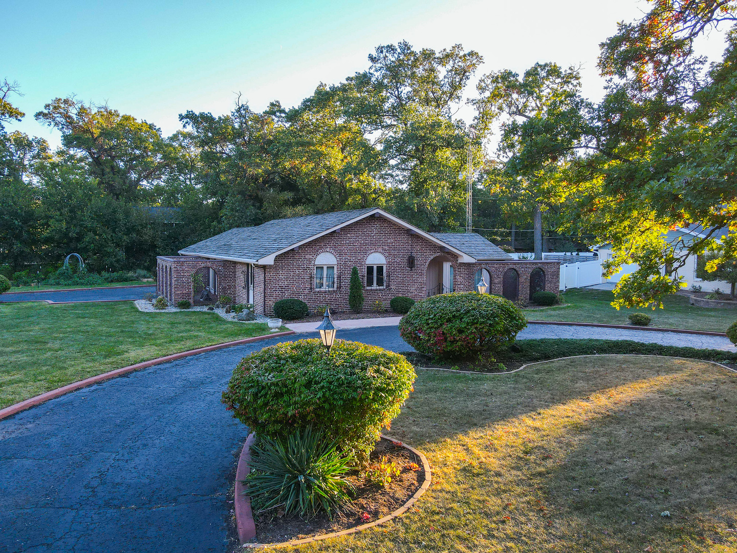 1698 Woodcrest Drive Property Photo