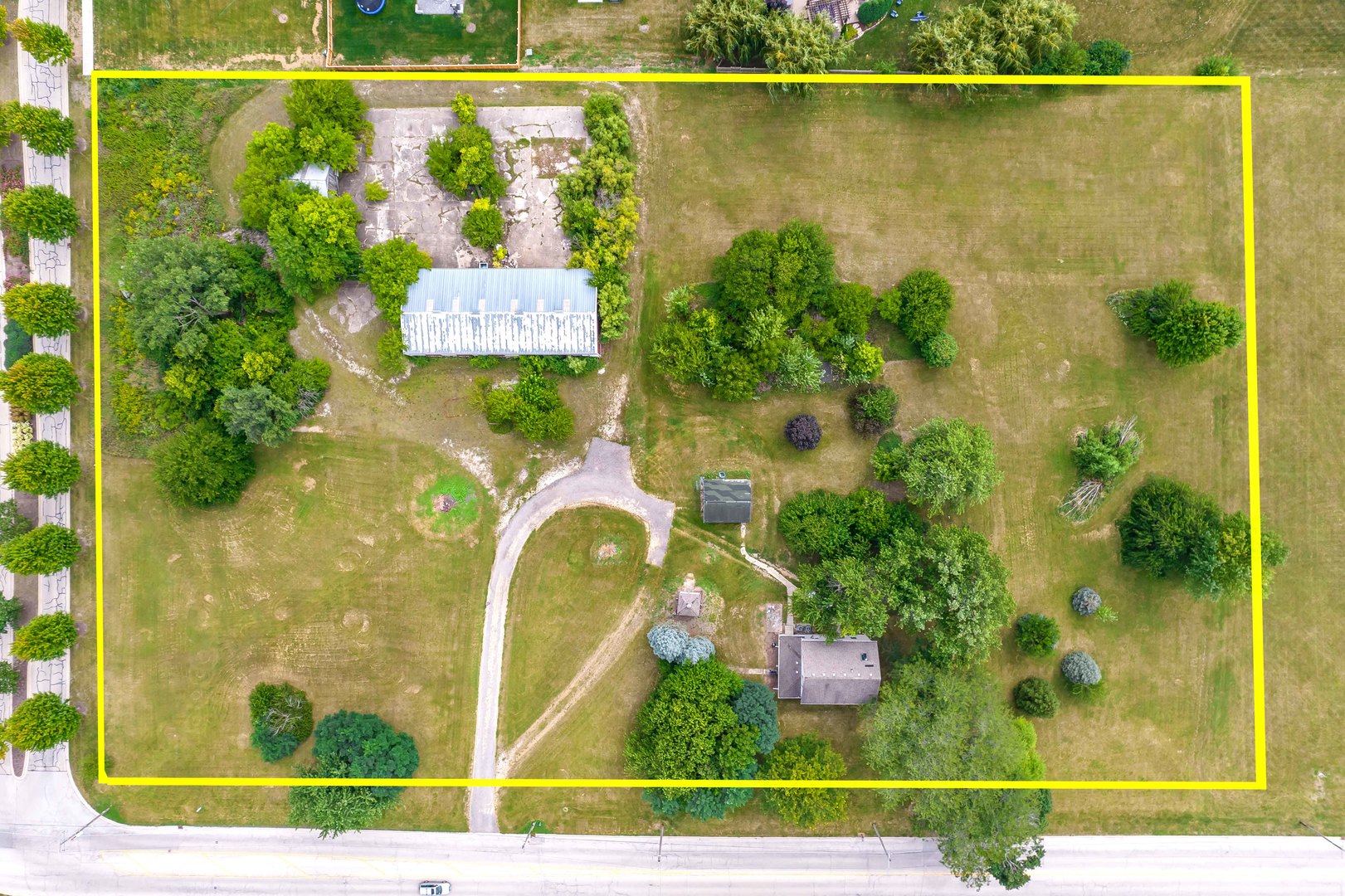 870 Simons Road Property Photo 2